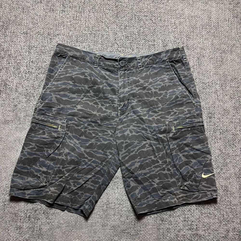 Nike Cargo Shorts Mens 38 Grey Black Tiger Stripe Camo Gorpcore Streetwear